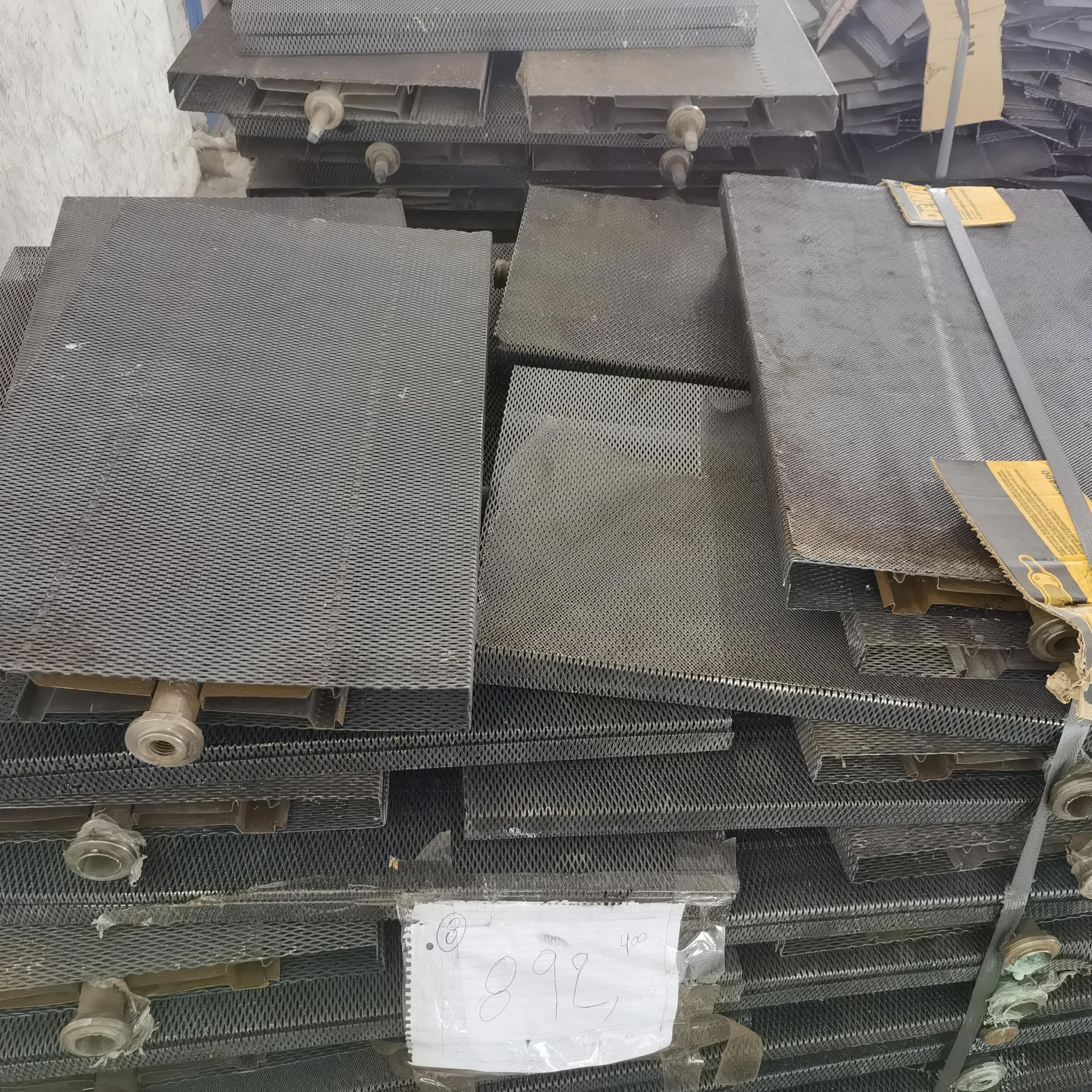 Ví dụ về điện cực titan có thể tái chế
