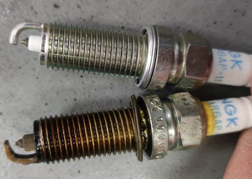 Bugi NGK LZKAR6AP-11 Iridium-Platinum