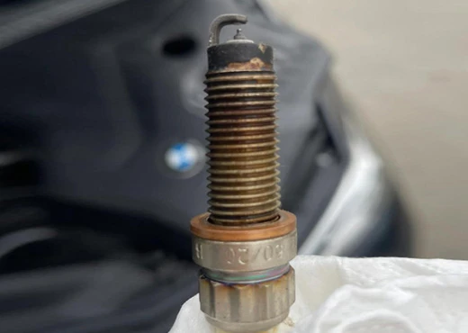 Tái chế bugi NGK8S Iridium-Platinum